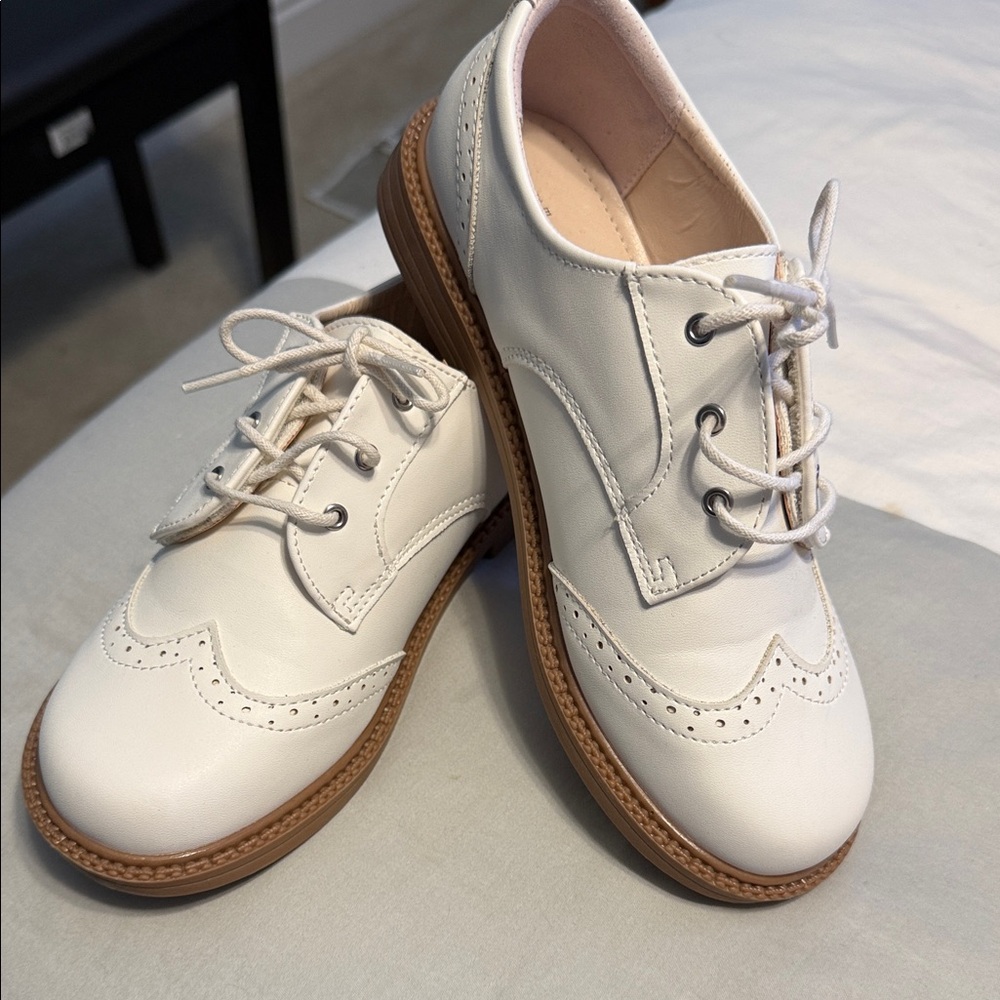 Dream Pairs White easy on off oxfords